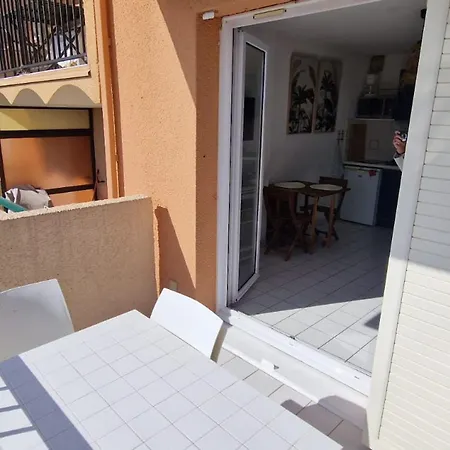 Apartment T2 A Avec Terrasse Et Parking, Acces Direct A La - Fr-1-309-514 *