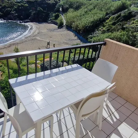 T2 A Avec Terrasse Et Parking, Acces Direct A La - Fr-1-309-514